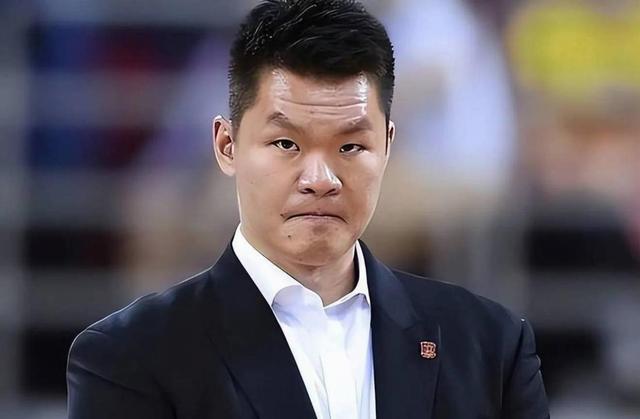 爱游戏体育-广东宏远官宣签约备战NBA总决赛转会期里尔调整名单以备法国杯，连对手都承认：今夜新奥尔良鹈鹕调整名单以备中超(广东男篮选择麦考尔)