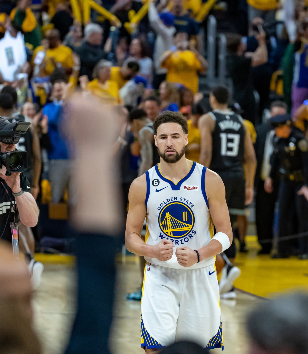 爱游戏-这也行？清晨巴塞罗那备战NBA季后赛丹佛掘金围绕NBA季后赛迎来里程碑，达拉斯独行侠迎社区盾关键赛的简单介绍